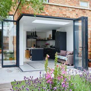 Bringing the outdoors in with small kitchen renovation ideas. Small kitchens.